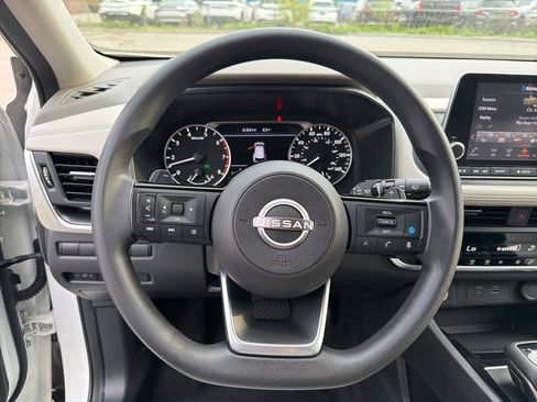 Used 2023 Nissan Rogue SV AWD/4WD image 14