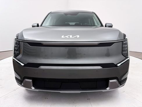Used 2024 Kia EV9 Light Long Range image 12