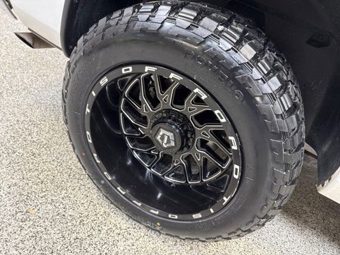 Used 2020 RAM 1500 Classic SLT image 70