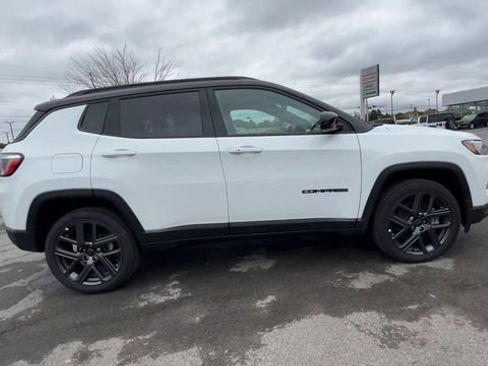 Used 2026 Jeep Compass Limited image 9