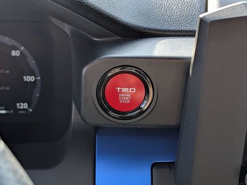 Certified 2024 Toyota Tacoma TRD Off-Road AWD/4WD image 19