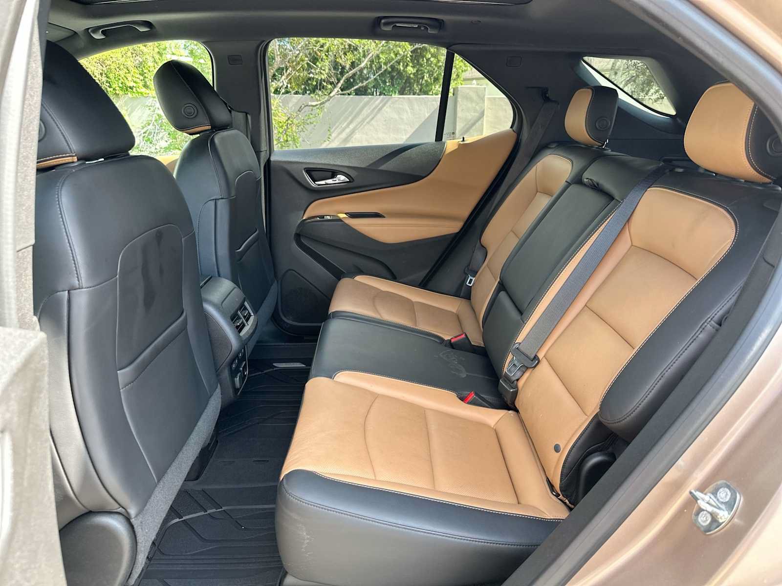 Certified 2018 Chevrolet Equinox Premier FWD image 17
