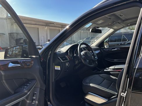 Used 2013 Mercedes-Benz GL 550 4MATIC image 9
