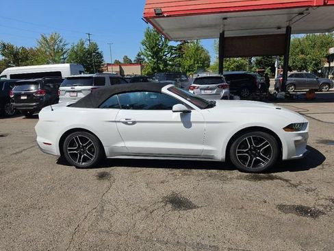 Used 2022 Ford Mustang Premium RWD image 4
