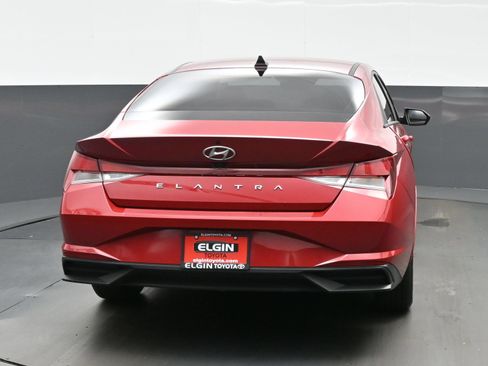 Used 2023 Hyundai Elantra SEL FWD image 5