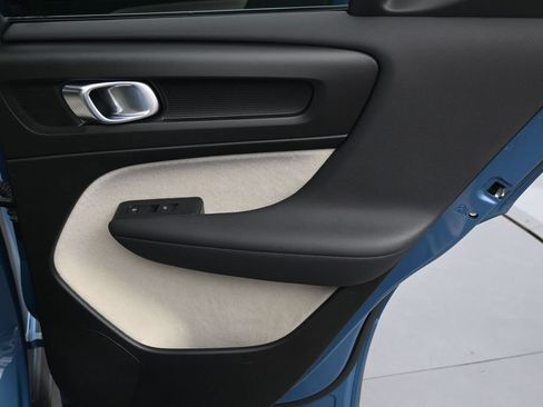 Certified 2023 Volvo XC40 B5 Plus w/ Climate Package AWD/4WD image 16