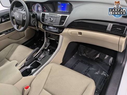 Used 2017 Honda Accord LX image 34
