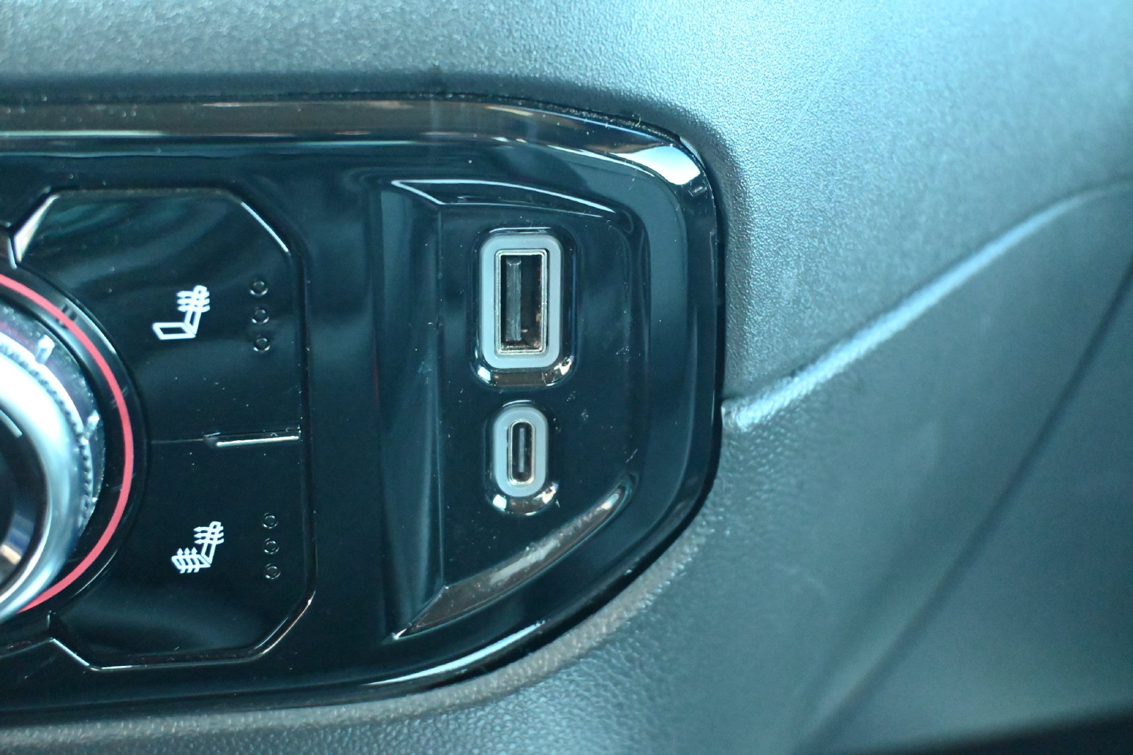 Used 2025 GMC Sierra 1500 SLT RWD image 19