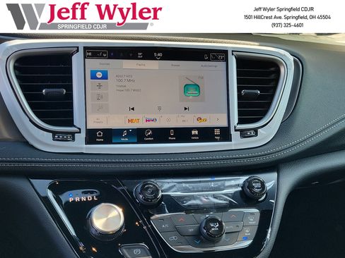 New 2026 Chrysler Pacifica Select image 11