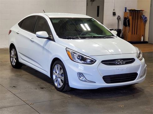 Used 2014 Hyundai Accent GLS w/ Option Group 2 image 3