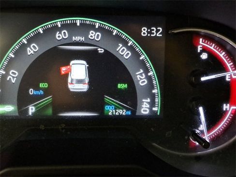 Used 2024 Toyota RAV4 XLE Premium image 2