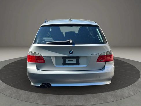 Used 2010 BMW 535i xDrive Wagon AWD/4WD image 7