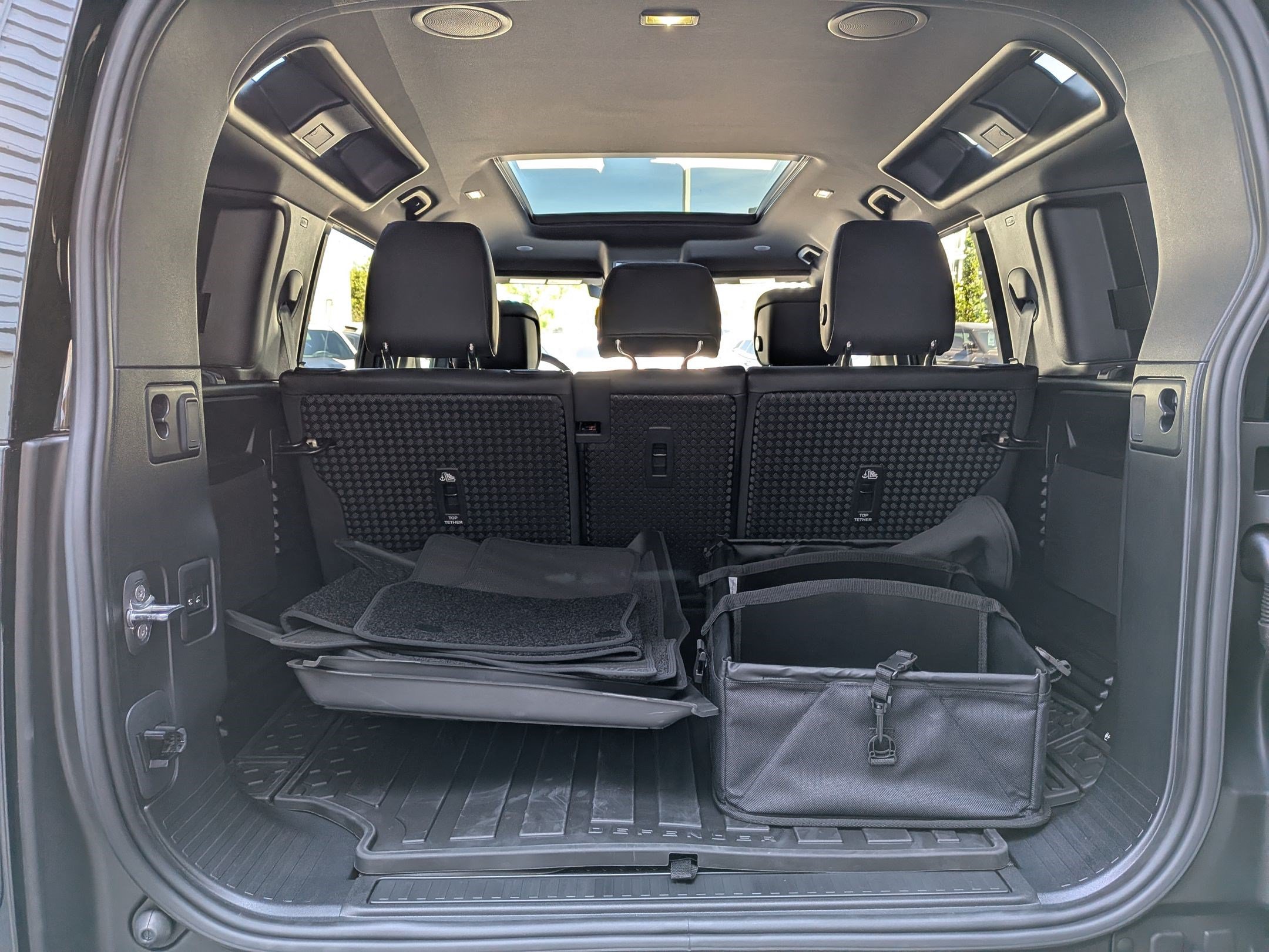 New 2026 Land Rover Defender 110 X-Dynamic SE AWD/4WD image 29