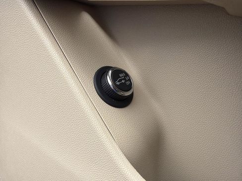 Used 2019 Cadillac XT5 FWD image 13