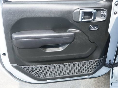 Used 2024 Jeep Wrangler Sport AWD/4WD image 8