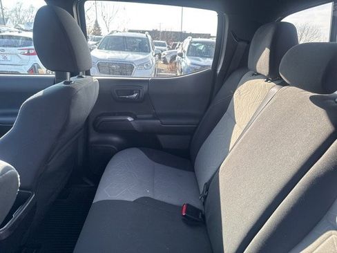 Used 2021 Toyota Tacoma TRD Off-Road image 15