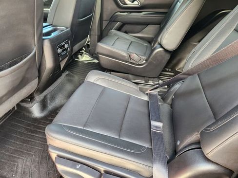 Used 2023 Chevrolet Tahoe Z71 w/ Luxury Package image 29