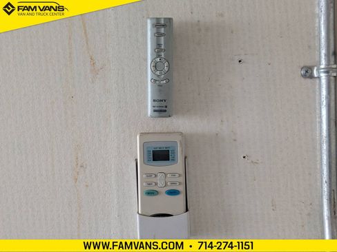 Used 2015 Ford F550 2WD Regular Cab Super Duty image 17