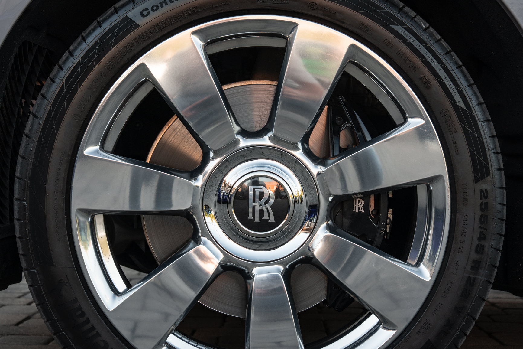 Used 2024 Rolls-Royce Cullinan AWD/4WD image 35