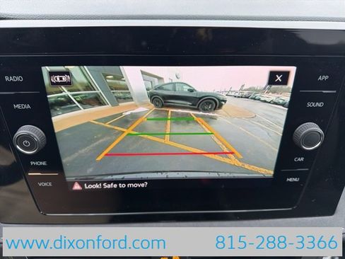 New 2026 Volkswagen Taos SE image 10