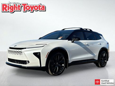 Certified 2026 Toyota Crown Signia AWD/4WD image 1