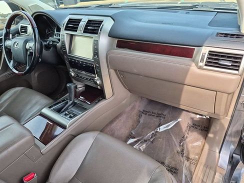 Used 2018 Lexus GX 460 Premium w/ Premium Package AWD/4WD image 20