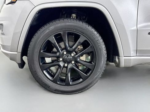 Used 2020 Jeep Grand Cherokee Altitude AWD/4WD image 35