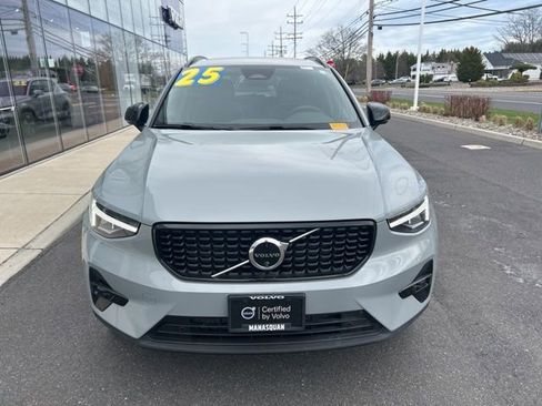 Certified 2025 Volvo XC40 B5 Plus image 7