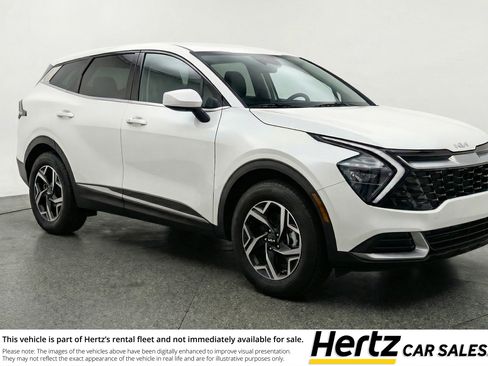 Used 2025 Kia Sportage LX image 1