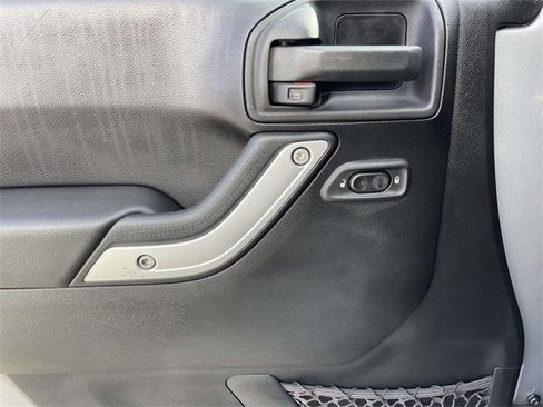 Used 2014 Jeep Wrangler Unlimited Sahara w/ Max Tow Package image 16