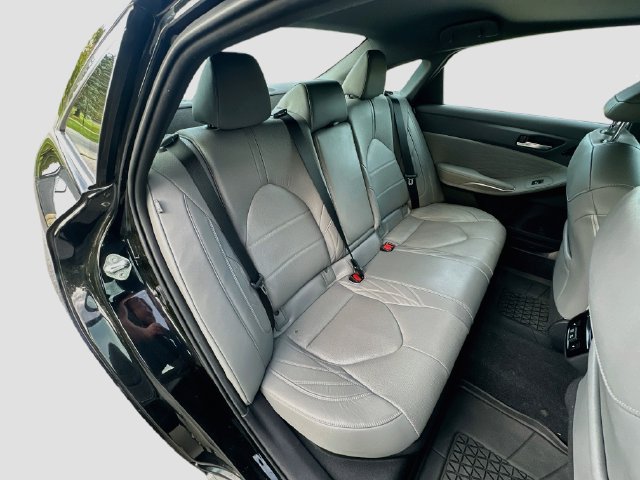 Used 2021 Toyota Avalon Limited w/ Advanced Safety Package FWD image 29
