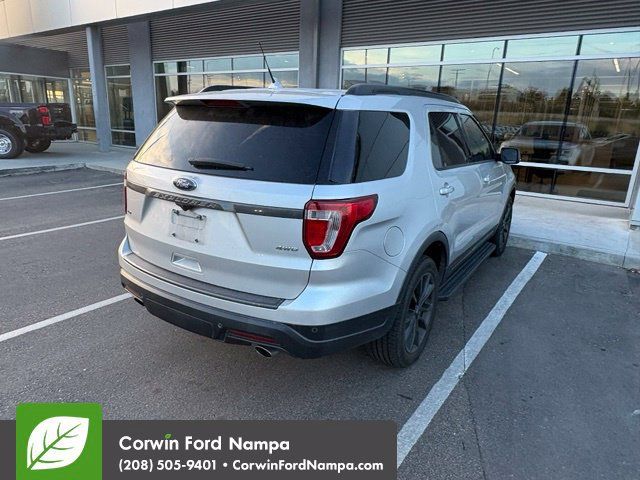 Used 2018 Ford Explorer XLT w/ Equipment Group 202A AWD/4WD image 7