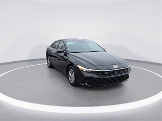 New 2026 Hyundai Elantra SE video 2