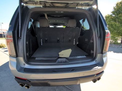 Used 2025 Chevrolet Suburban Z71 AWD/4WD image 28