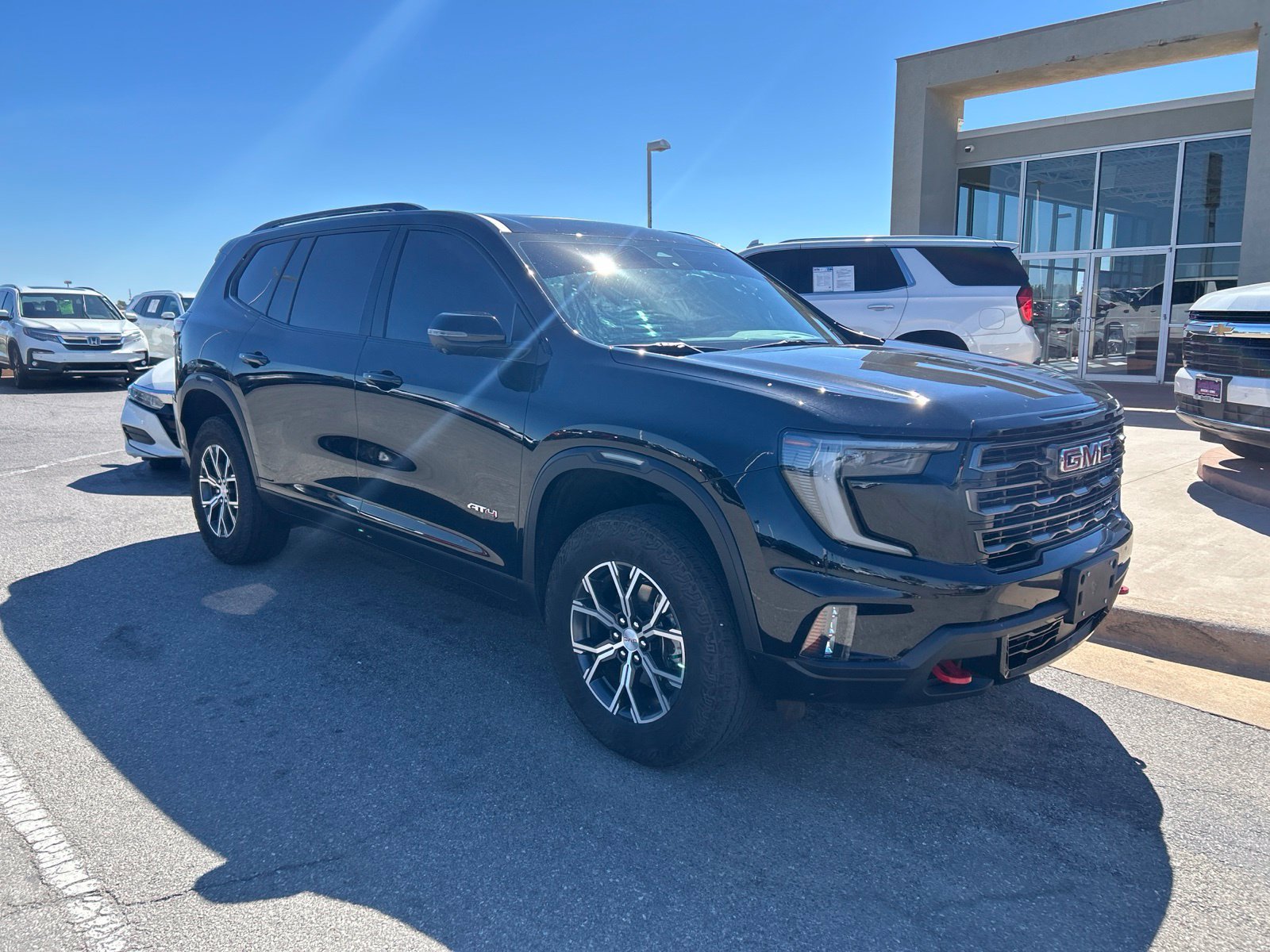 Used 2025 GMC Acadia AT4 AWD/4WD image 3