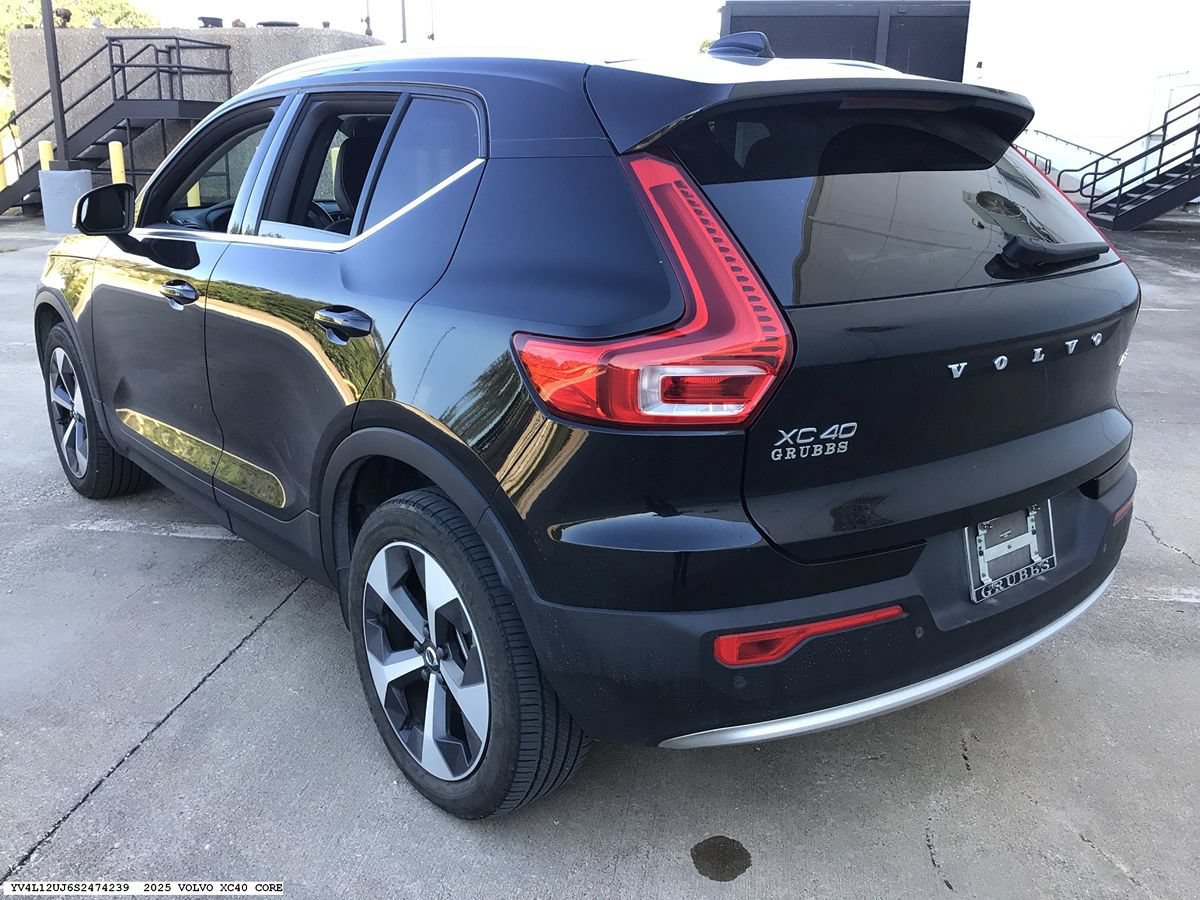 Used 2025 Volvo XC40 B5 Core w/ Protection Package Premier AWD/4WD image 6