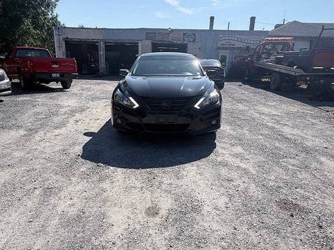 Used 2017 Nissan Altima 2.5 SR w/ Midnight Edition Package FWD image 8