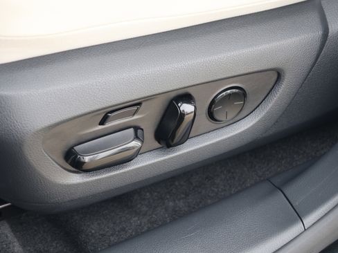 Used 2025 Lexus RX 450h AWD w/ Convenience Package image 34