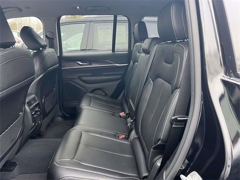 Certified 2023 Jeep Grand Cherokee Limited image 9