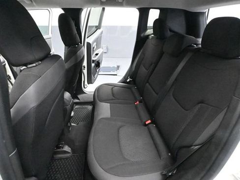 Used 2020 Jeep Renegade Altitude FWD image 36