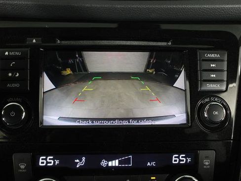 Certified 2020 Nissan Rogue SV FWD image 30