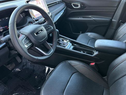 Used 2023 Jeep Compass Trailhawk w/ Trailhawk Elite Group image 9