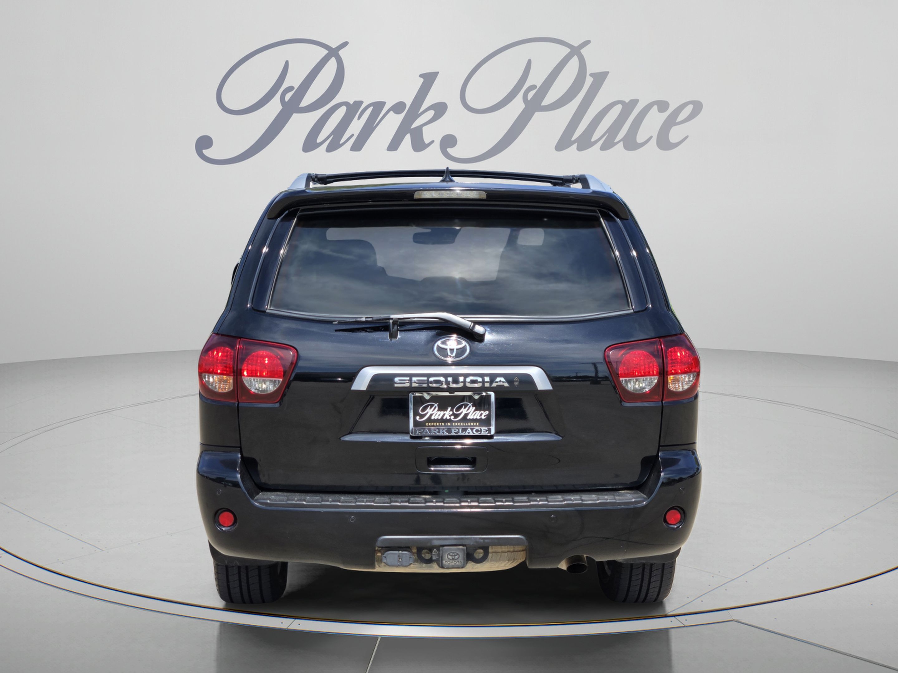 Used 2020 Toyota Sequoia Limited w/ Safety & Convenience Package AWD/4WD image 4