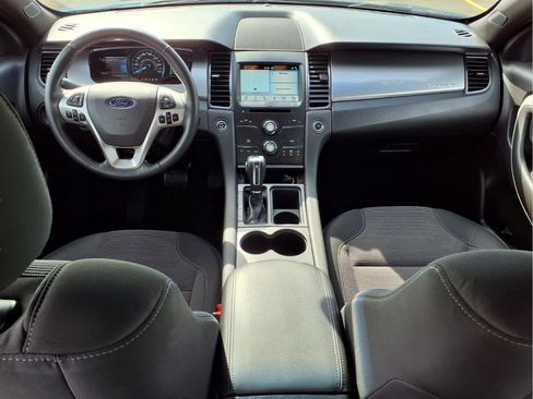 Used 2018 Ford Taurus SEL w/ Equipment Group 201A FWD image 11