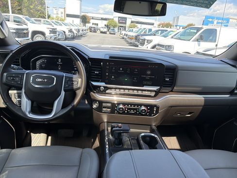 Used 2023 GMC Sierra 1500 SLT w/ SLT Premium Plus Package AWD/4WD image 30