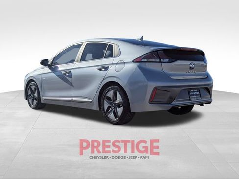 Used 2022 Hyundai Ioniq SEL image 10