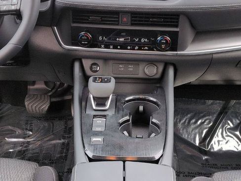 Certified 2026 Nissan Rogue SV FWD image 19