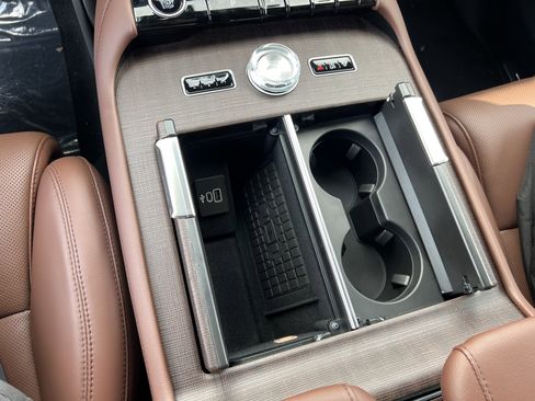 New 2025 Lincoln Navigator L Reserve image 21