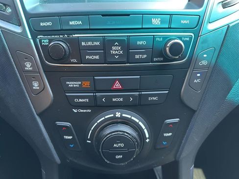 Used 2017 Hyundai Santa Fe Sport FWD image 23