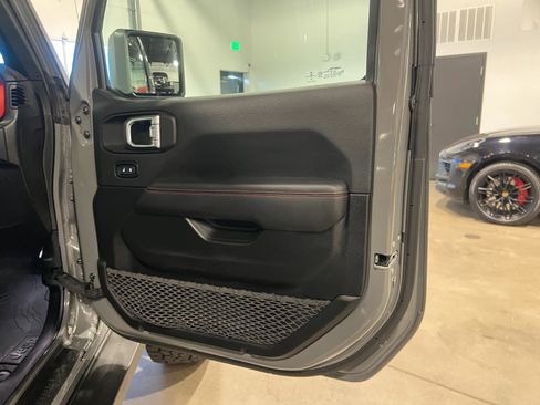 Used 2020 Jeep Gladiator Rubicon image 34